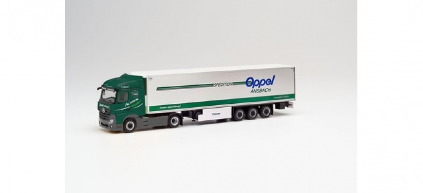 Herpa 311663 - Mercedes-Benz Actros Streamspace 2.5 `18 Koffer-Sattelzug "Oppel Ansbach"