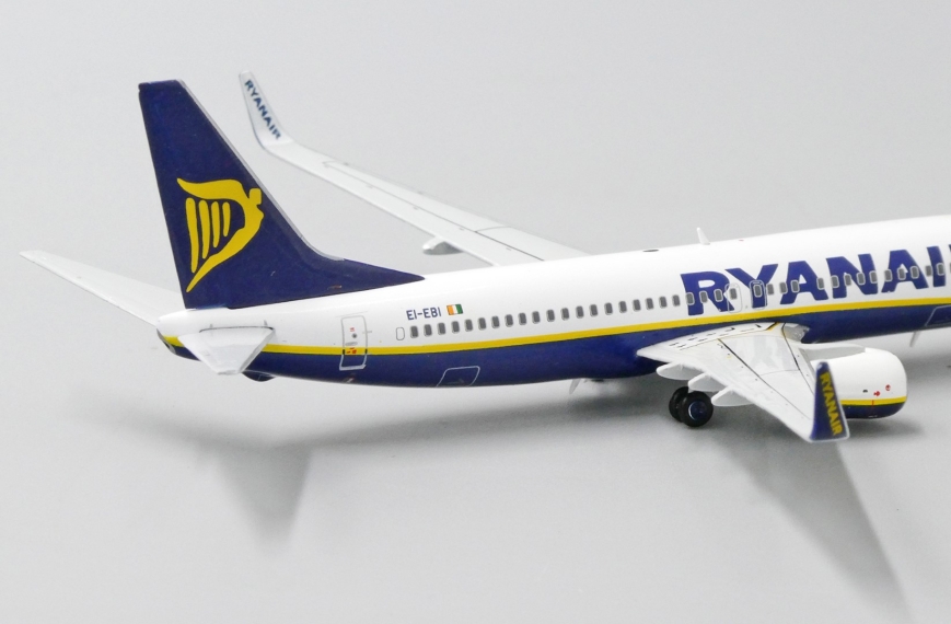 JC Wings XX4270 - Boeing 737-800 Ryanair EI-EBI - 1/400