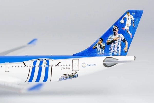NG Models 61060 - Airbus A330-200 Aerolíneas Argentinas "Argentina National Football Team" LV-FVH - 1/400