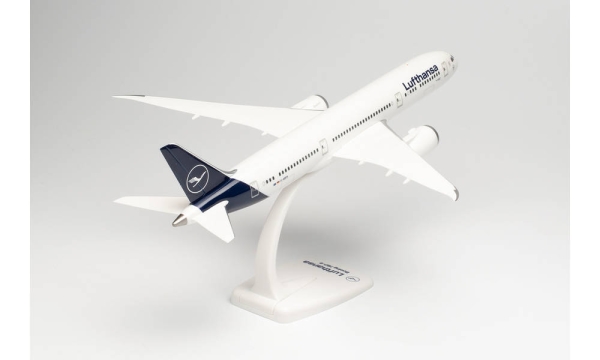 Herpa 613453 - Lufthansa Boeing 787-9 Dreamliner – D-ABPA “Berlin” - Snap-Fit